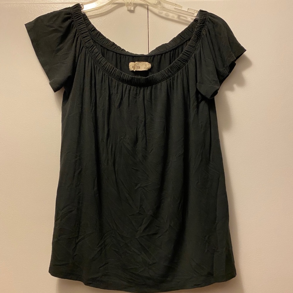 Hollister of the shoulder blouse